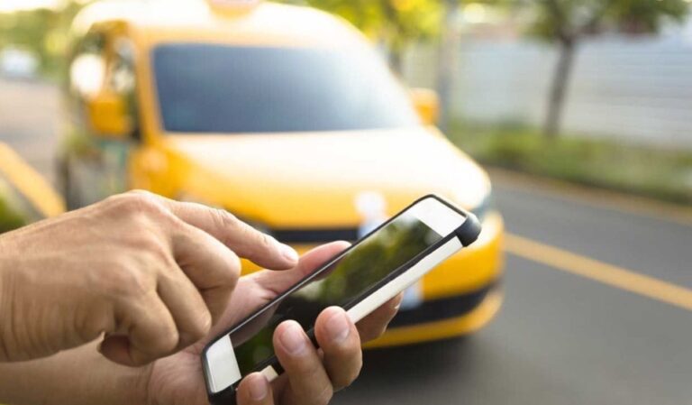 UP plans panic button in buses, Ola/Uber