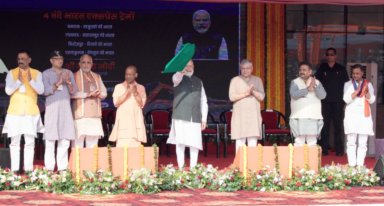 Modi flags off 4 Vande Bharat Express trains